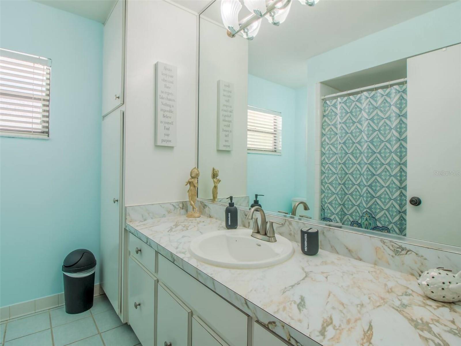 O6135015 Property Photo 15
