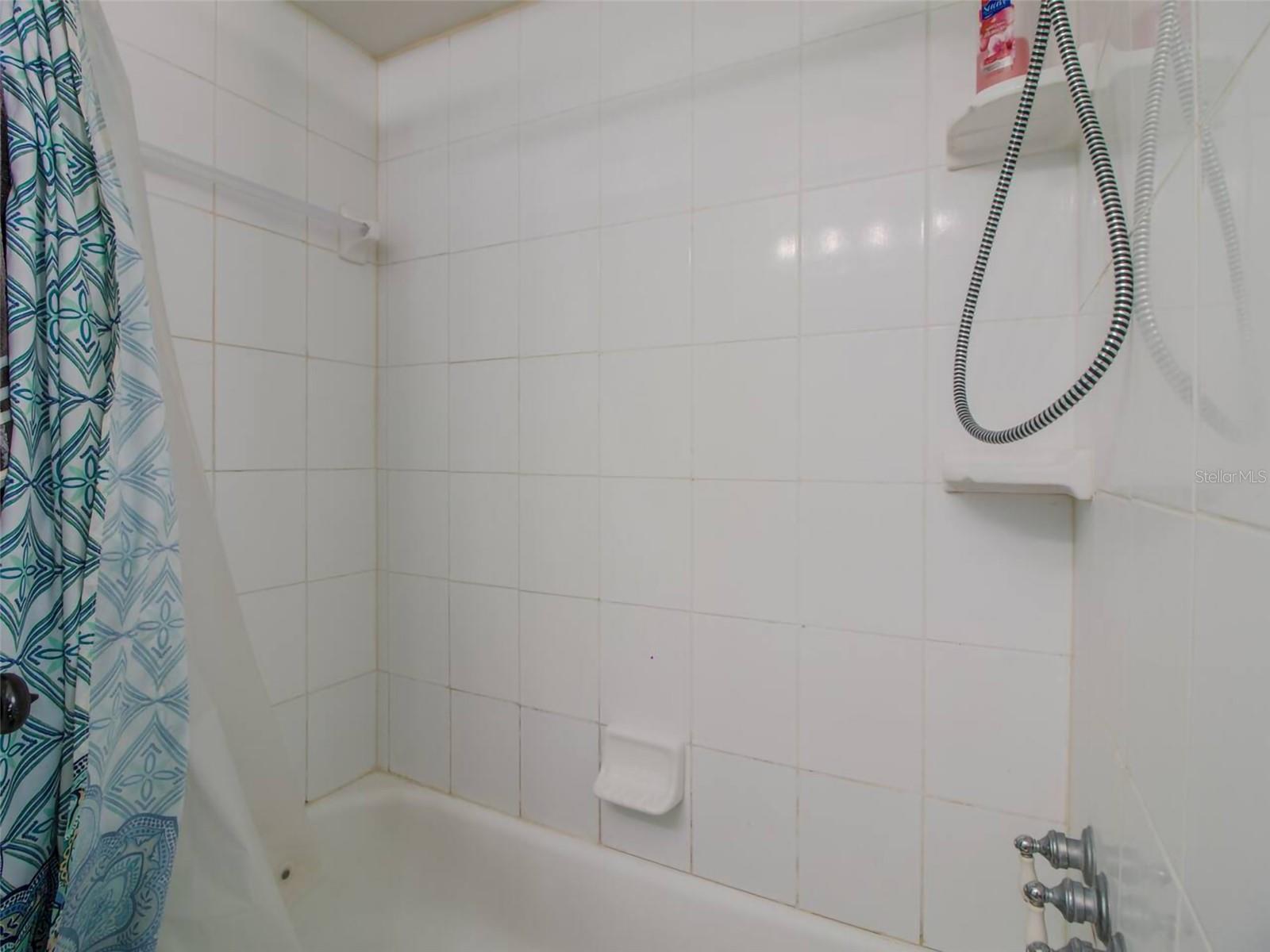 O6135015 Property Photo 16
