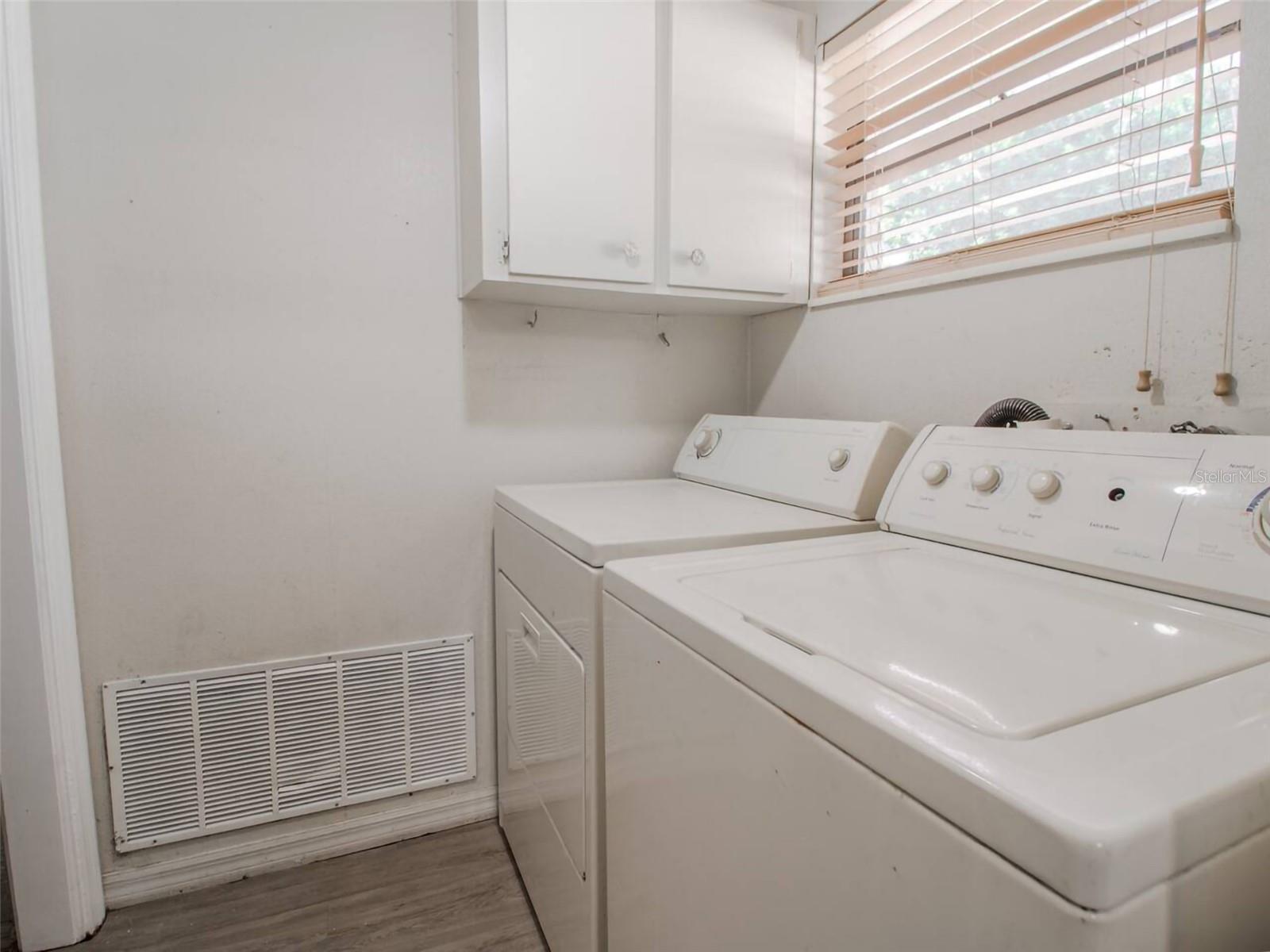 O6135015 Property Photo 17