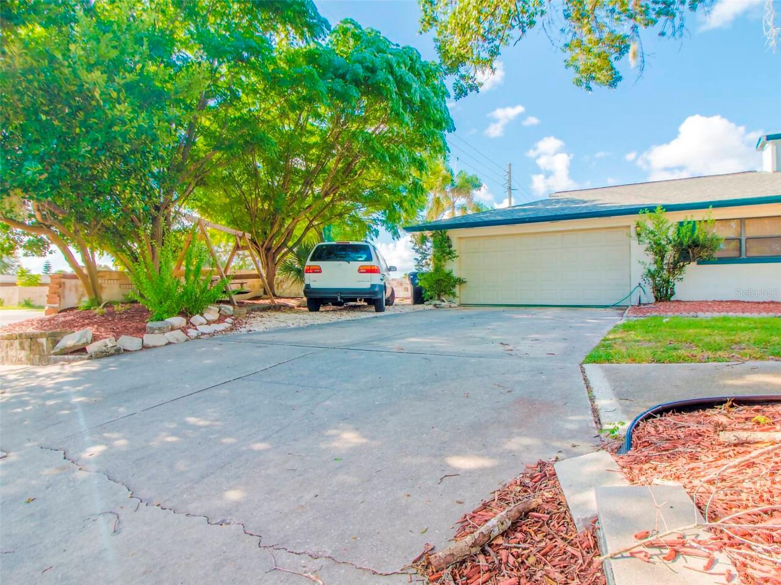 O6135015 Property Photo 25