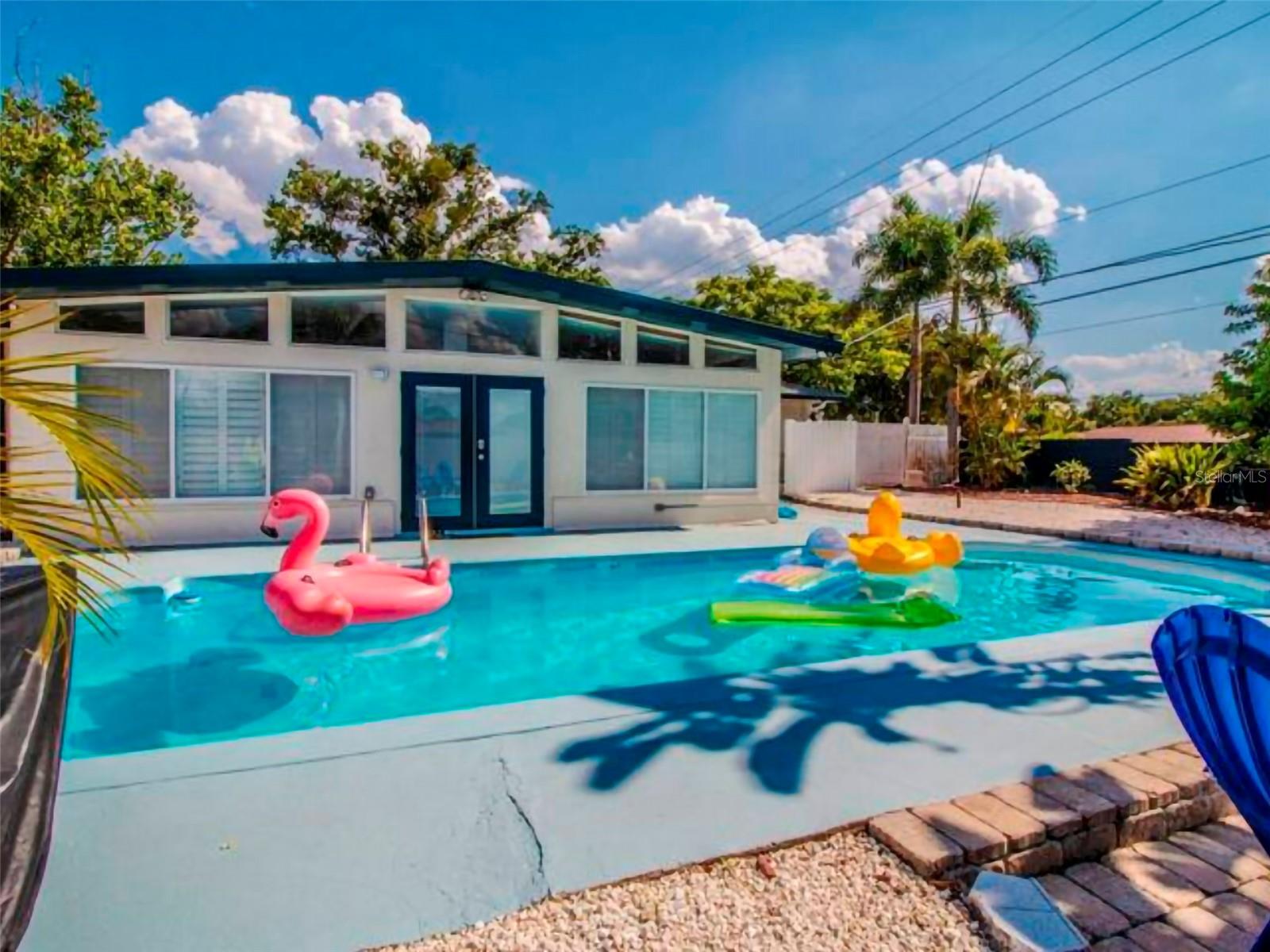 O6135476 Property Photo 4