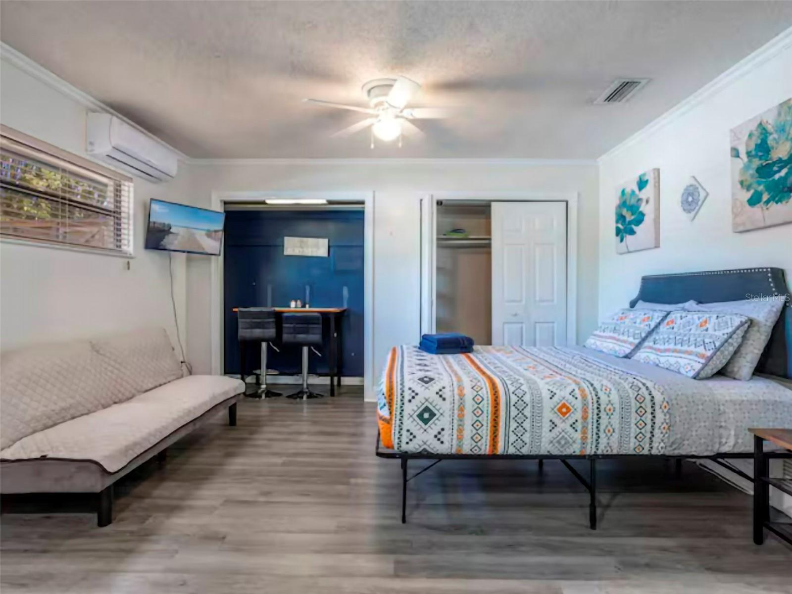 O6135476 Property Photo 14