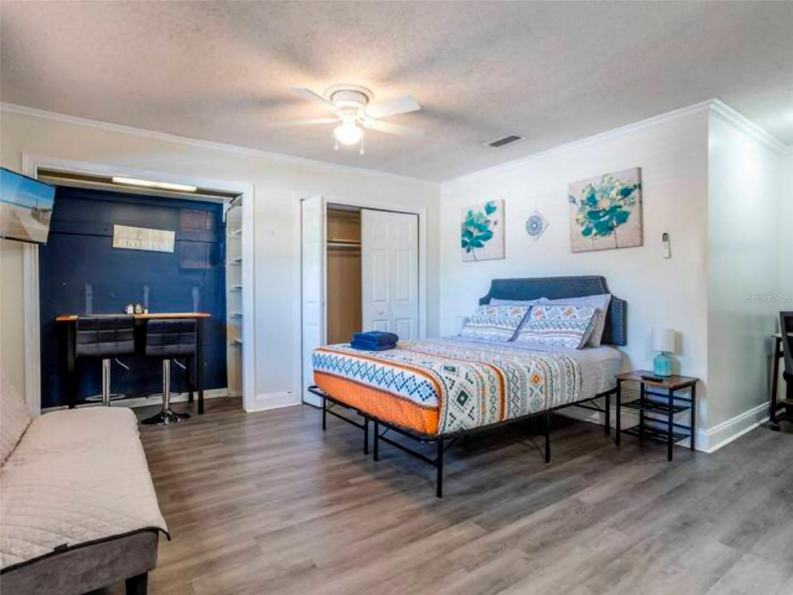 O6135476 Property Photo 15