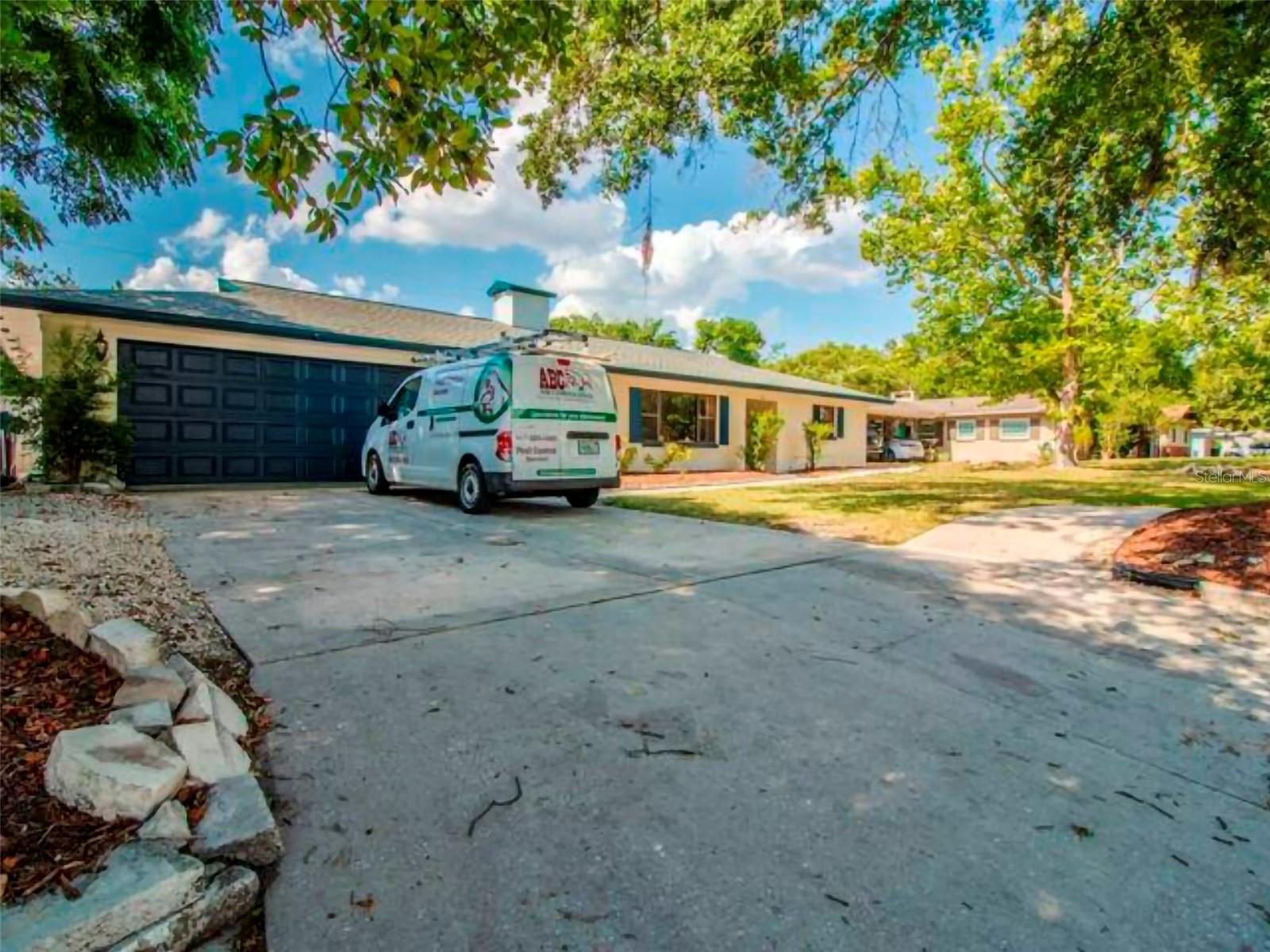 O6135476 Property Photo 18