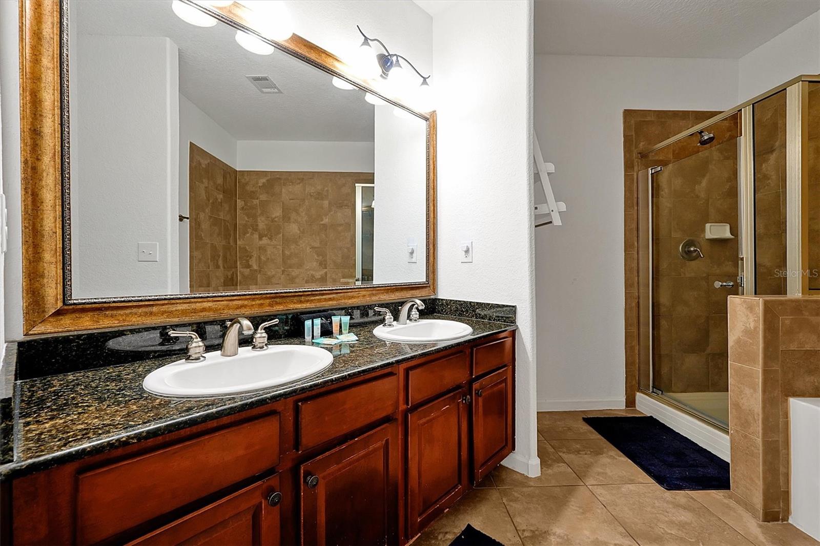 904 Charo Pkwy #518 Property Photo 16