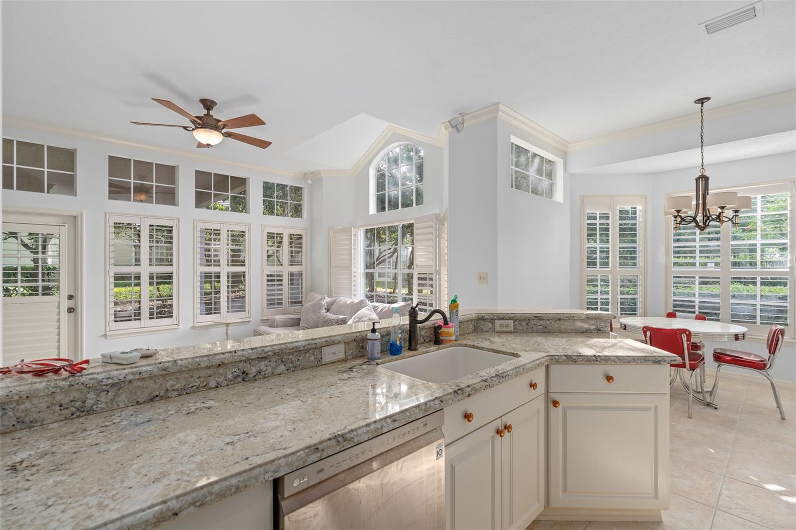 1267 Glencrest Drive Property Photo 13