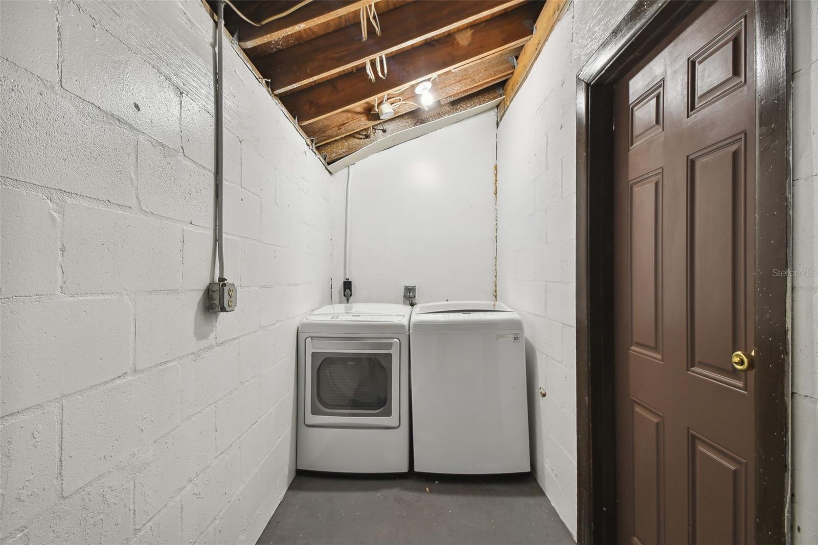 1881 N Hercules Avenue #803 Property Photo 41