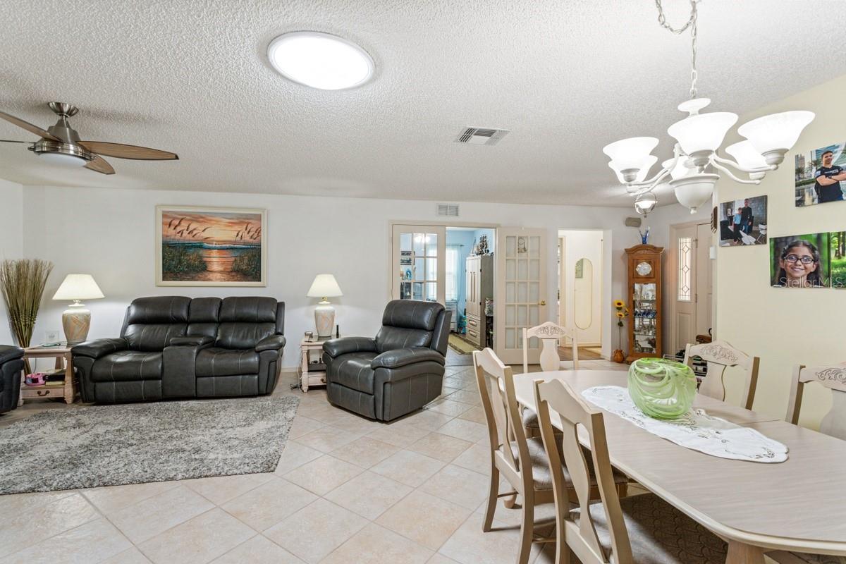 9656 Sw 93rd Loop Property Photo 4