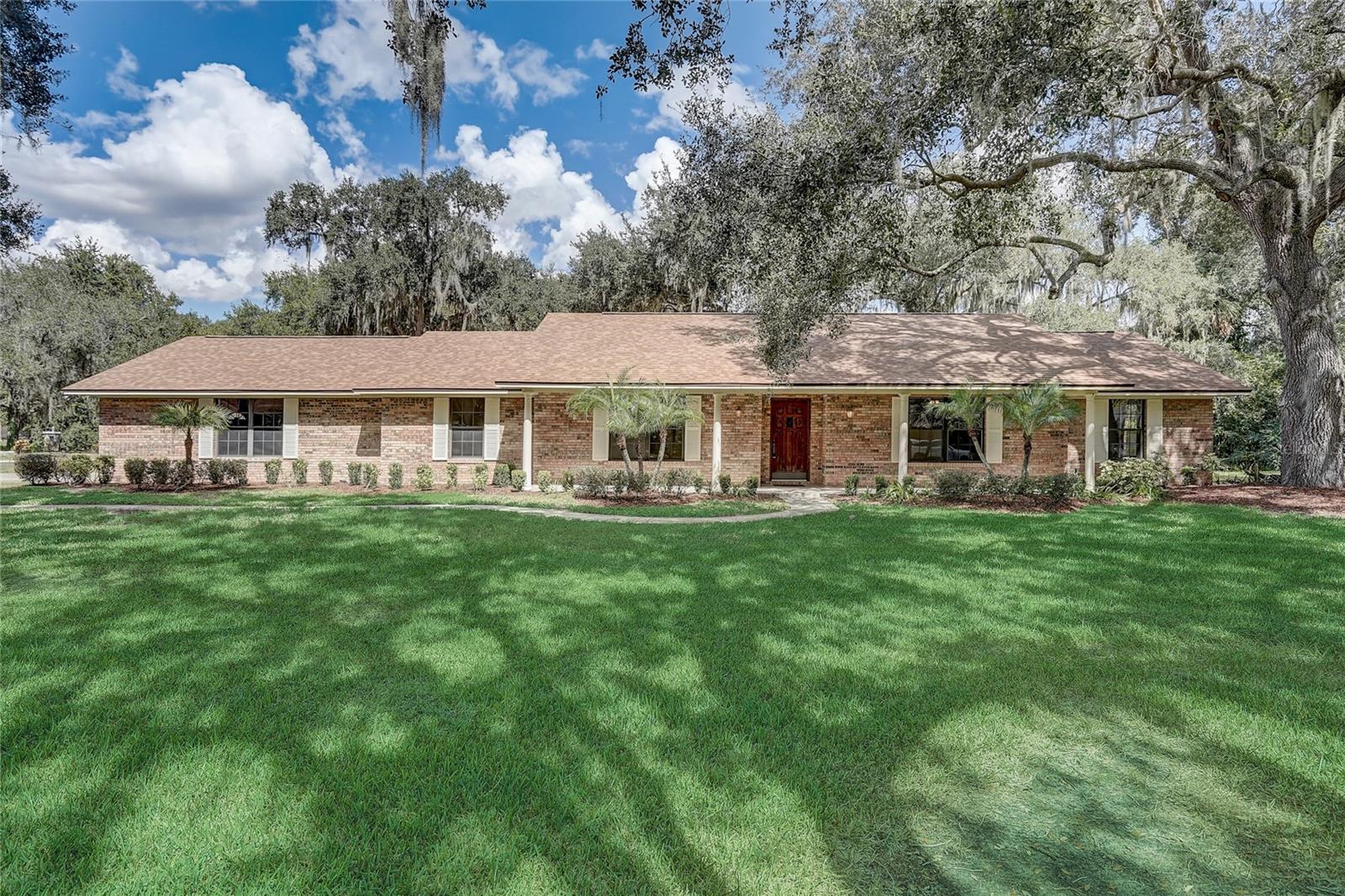1601 Regal Oak Drive Property Photo 8