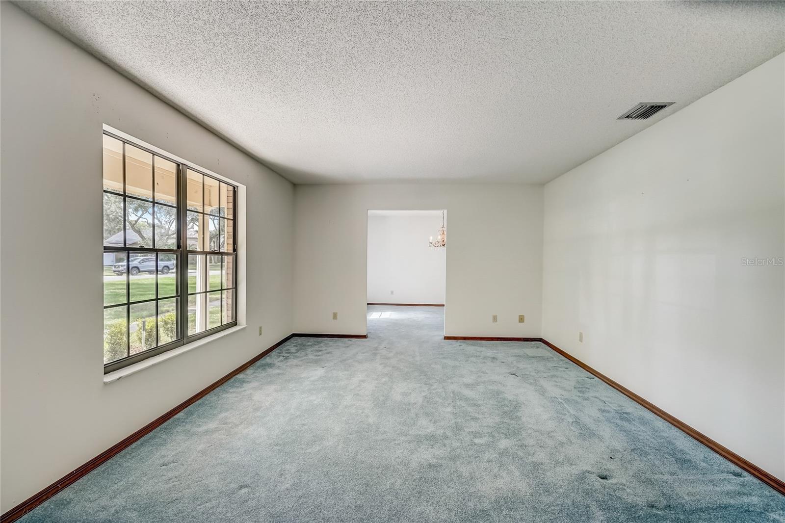 1601 Regal Oak Drive Property Photo 12