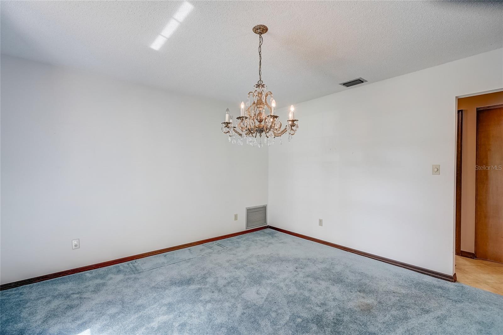 1601 Regal Oak Drive Property Photo 13
