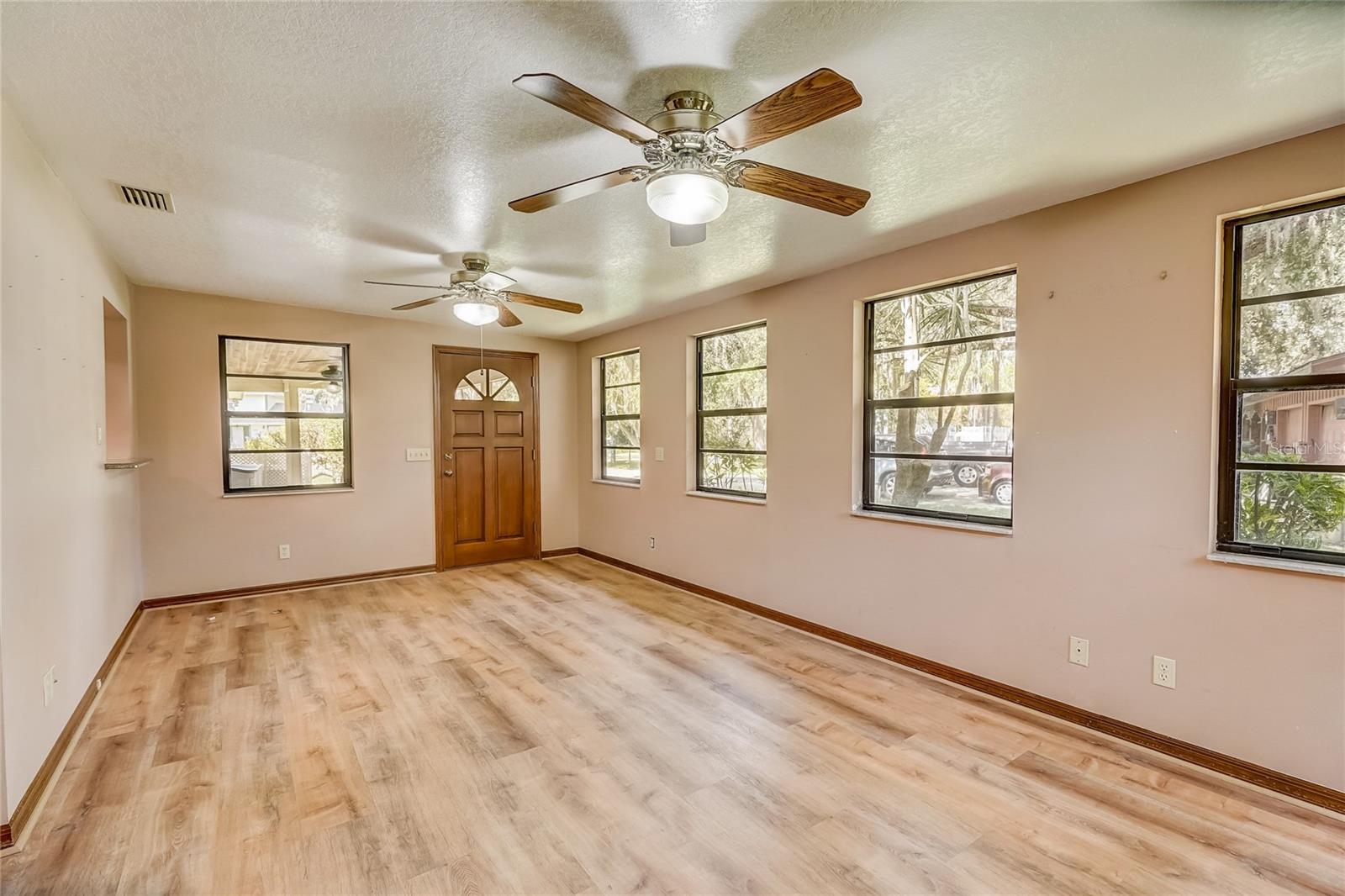 1601 Regal Oak Drive Property Photo 15
