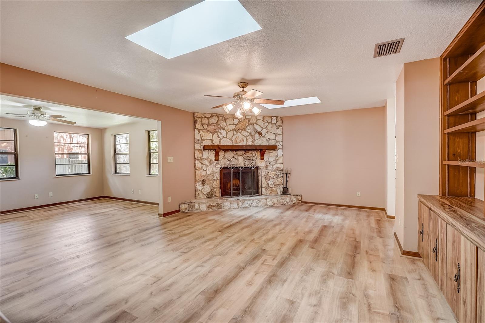 1601 Regal Oak Drive Property Photo 16