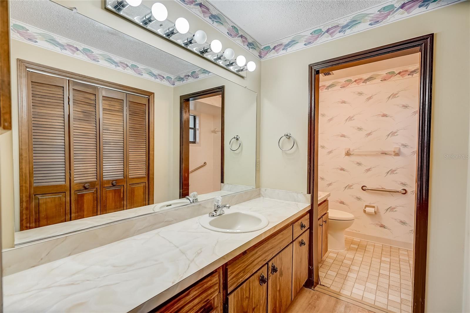 1601 Regal Oak Drive Property Photo 28