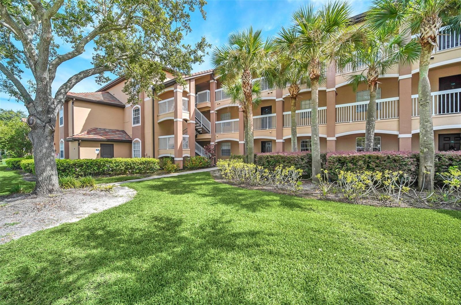 14049 Fairway Island Drive #115 Property Photo 2