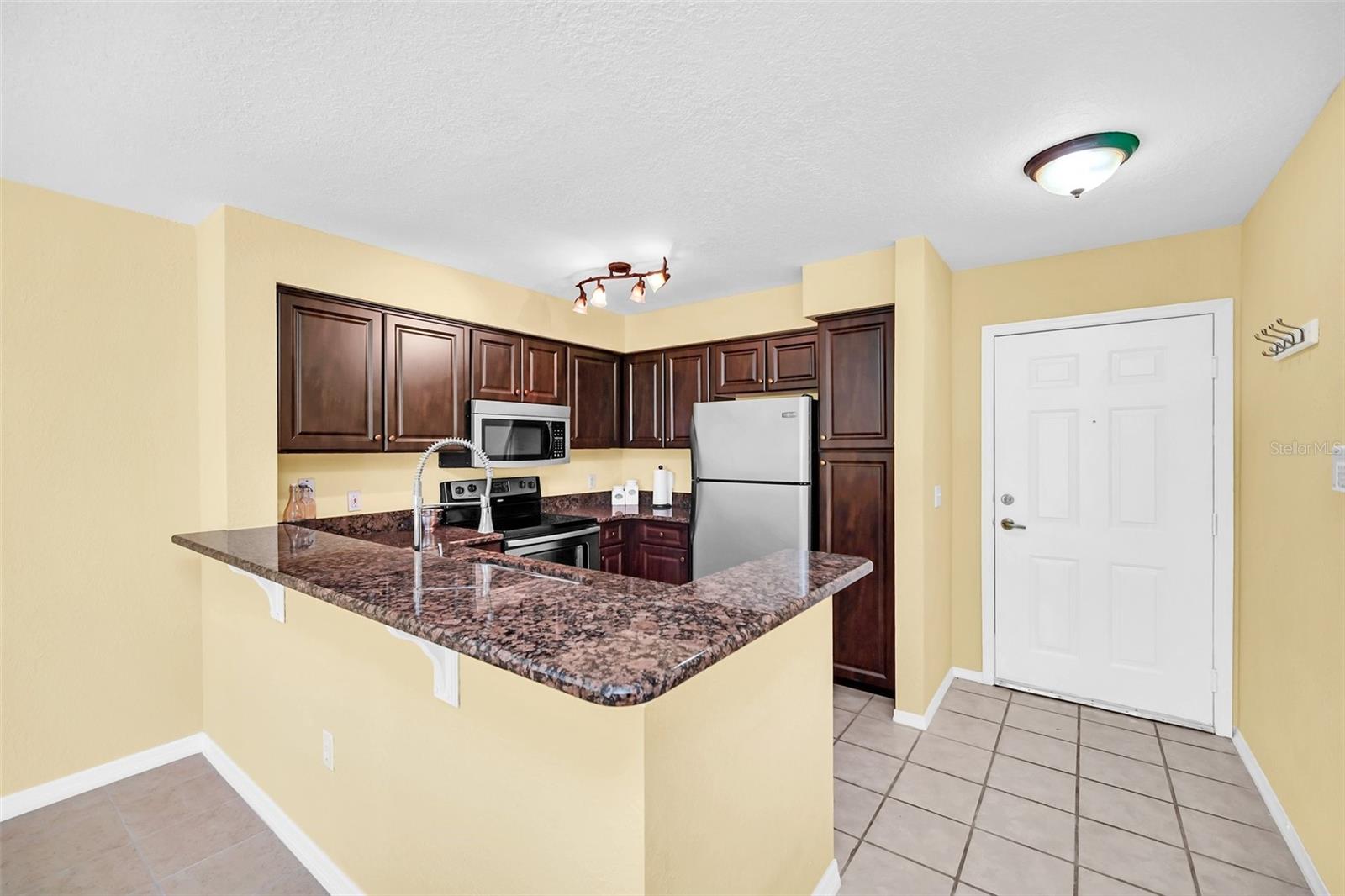 14049 Fairway Island Drive #115 Property Photo 3