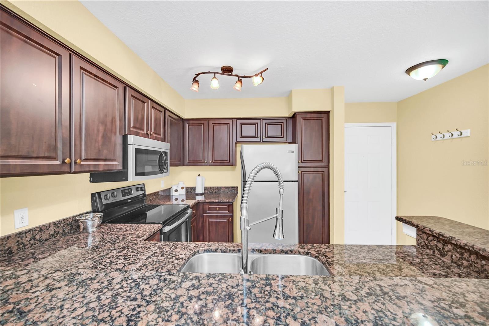 14049 Fairway Island Drive #115 Property Photo 4