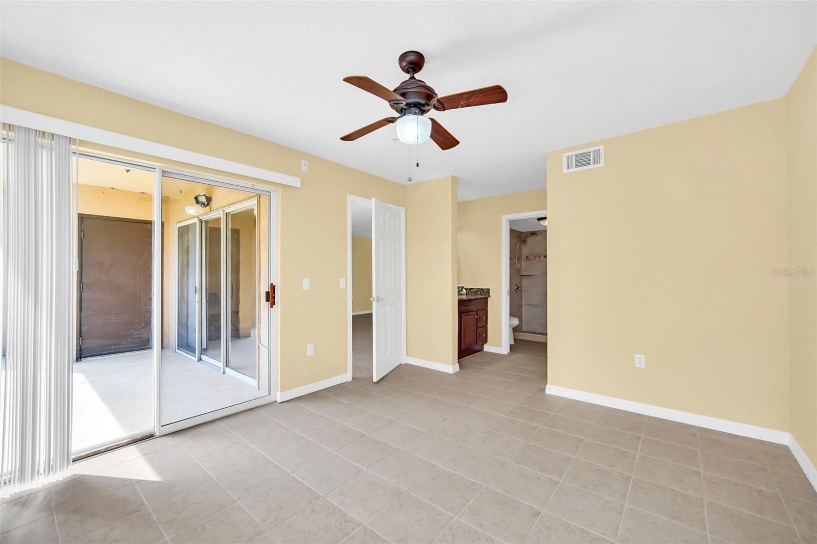14049 Fairway Island Drive #115 Property Photo 7
