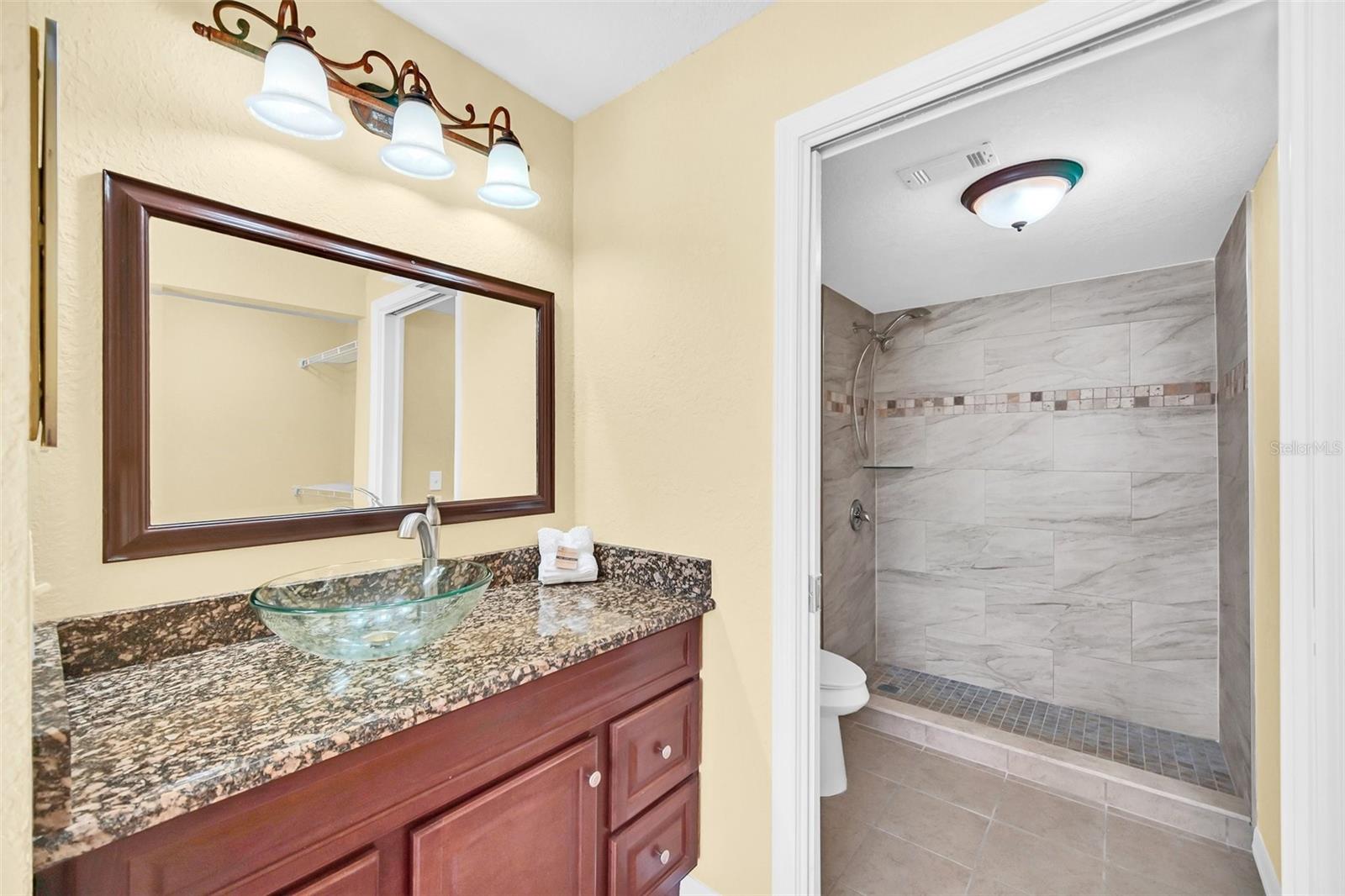 14049 Fairway Island Drive #115 Property Photo 11