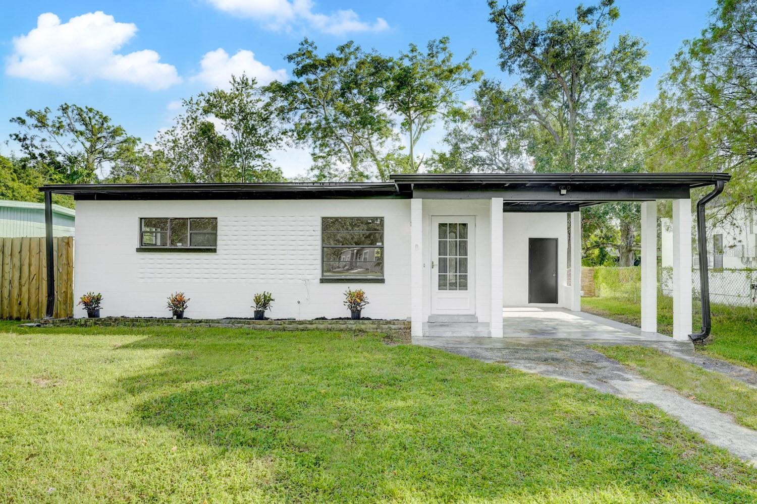 4810 Deauville Drive Property Photo