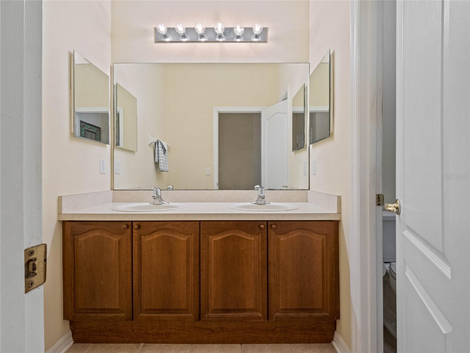 7011 Nobleton Dr Property Photo 21