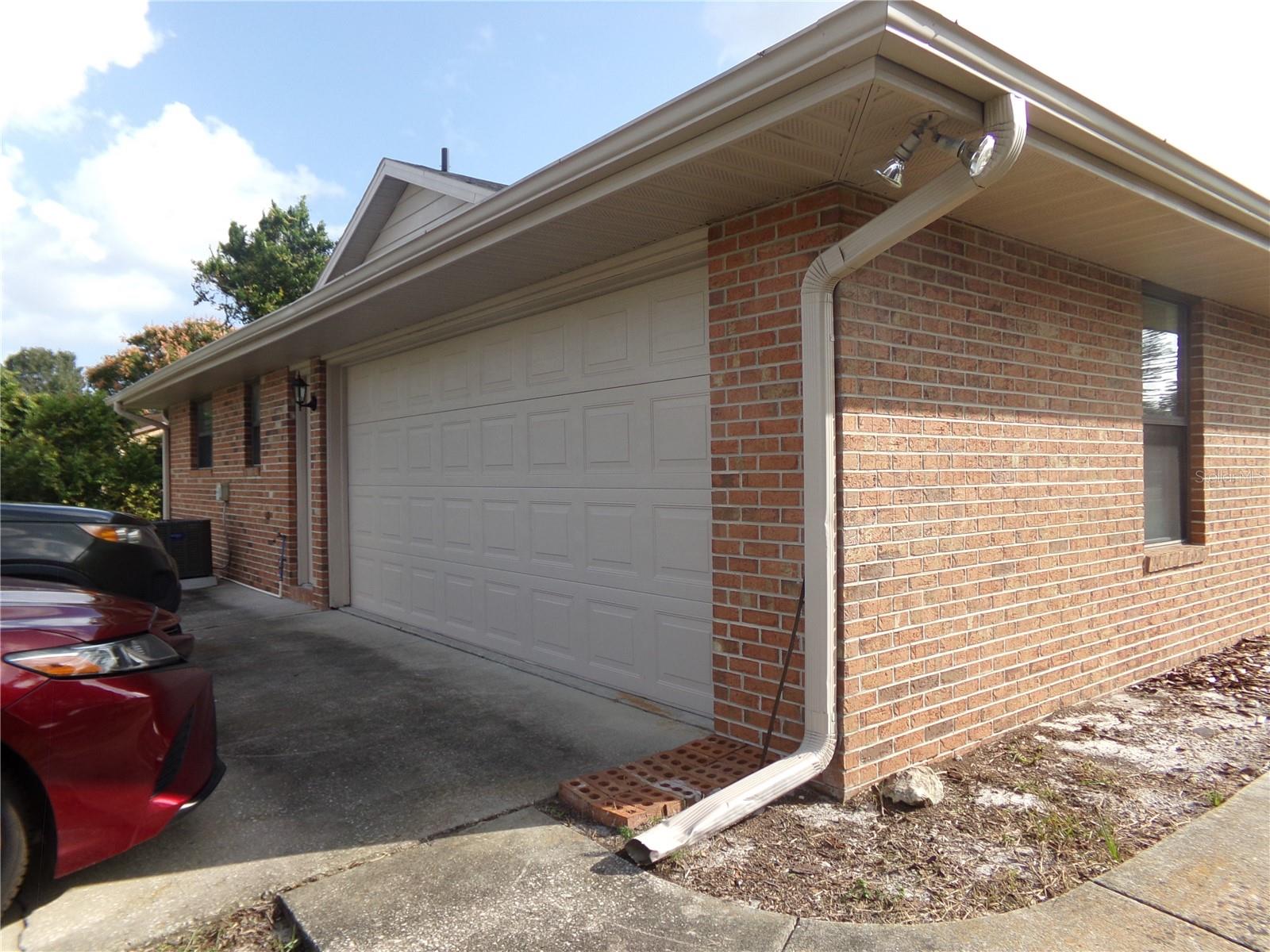 831 Abbott Ave Property Photo 5