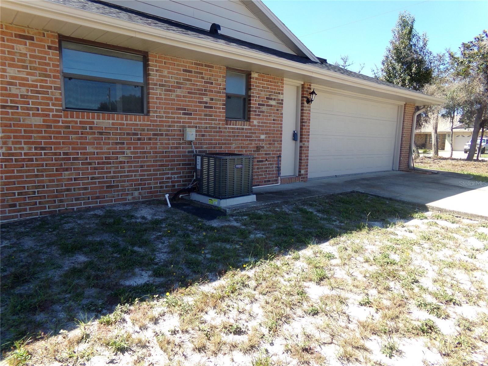 831 Abbott Ave Property Photo 7