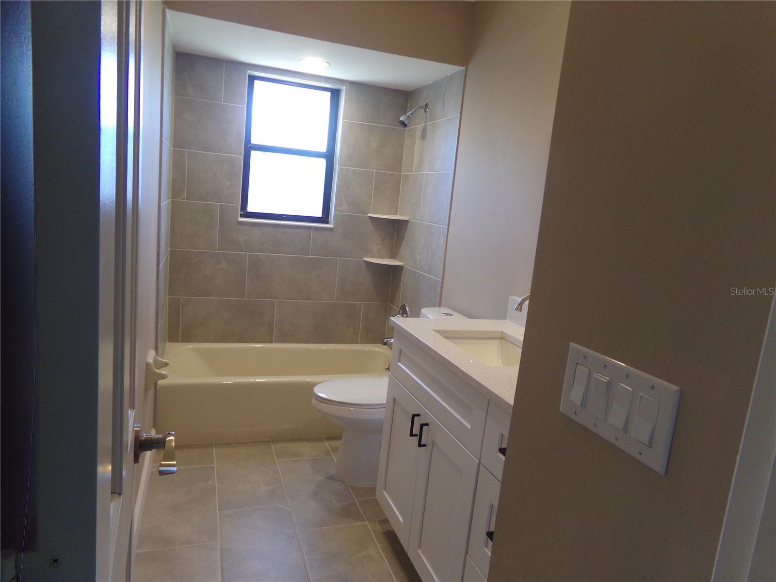 831 Abbott Ave Property Photo 28