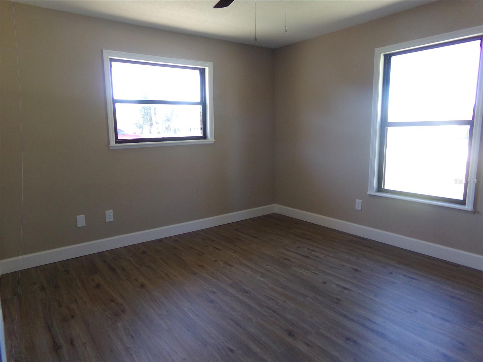 831 Abbott Ave Property Photo 32