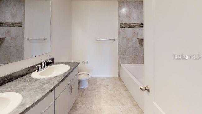 2090 Penn Dr Property Photo 5