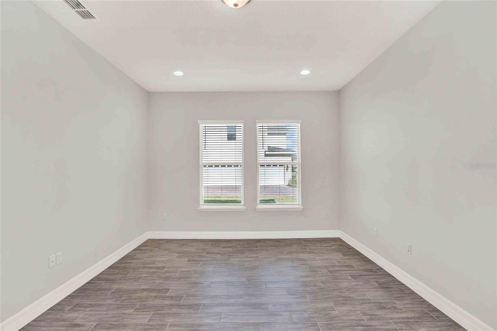 17814 Hither Hills Cir Property Photo 3