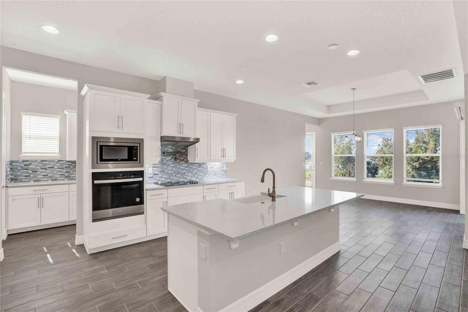17814 Hither Hills Cir Property Photo 7