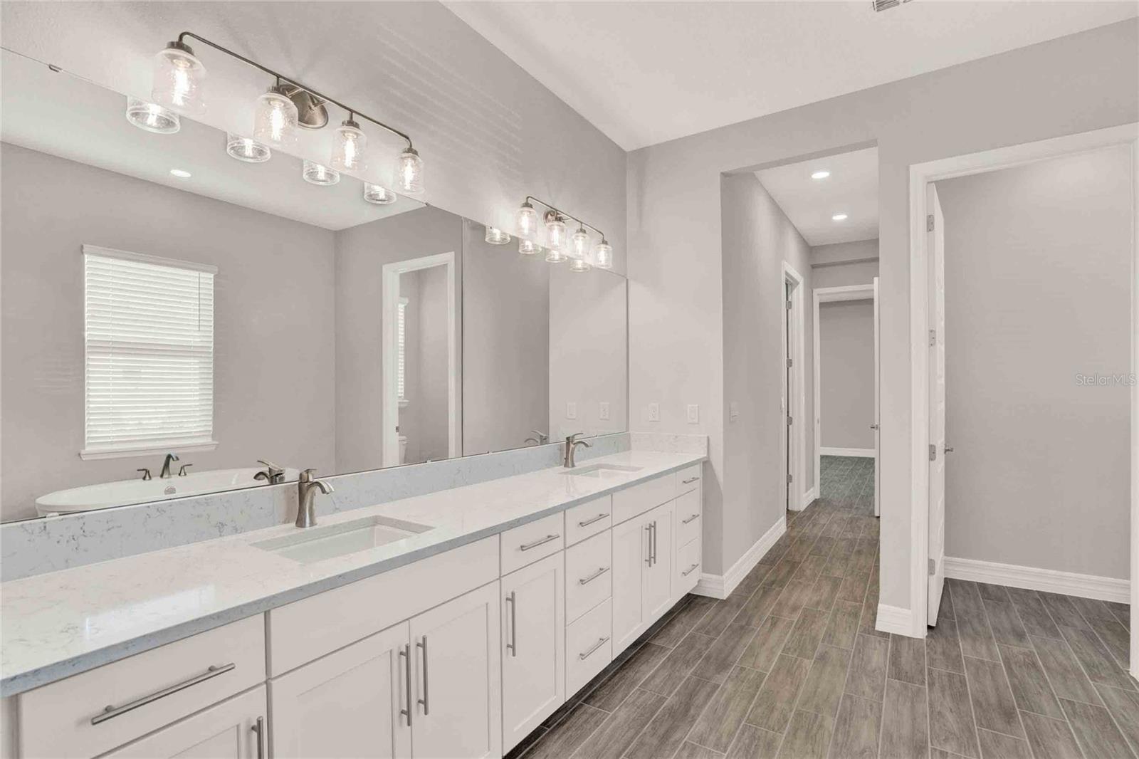 17814 Hither Hills Cir Property Photo 45