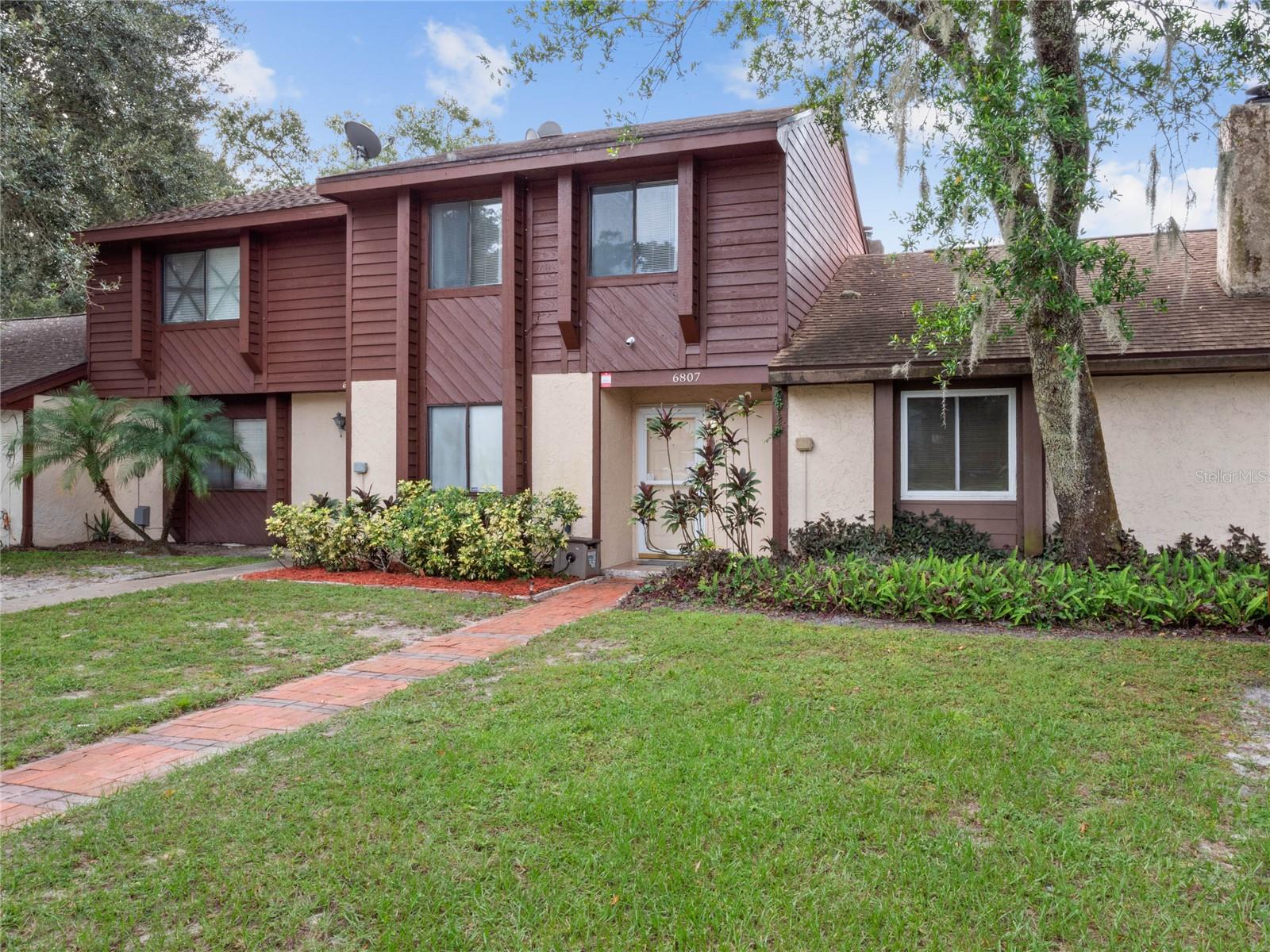 6807 Magnolia Pointe Circle Property Photo 4
