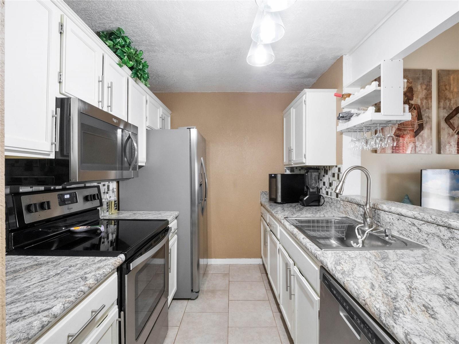 6807 Magnolia Pointe Circle Property Photo 9