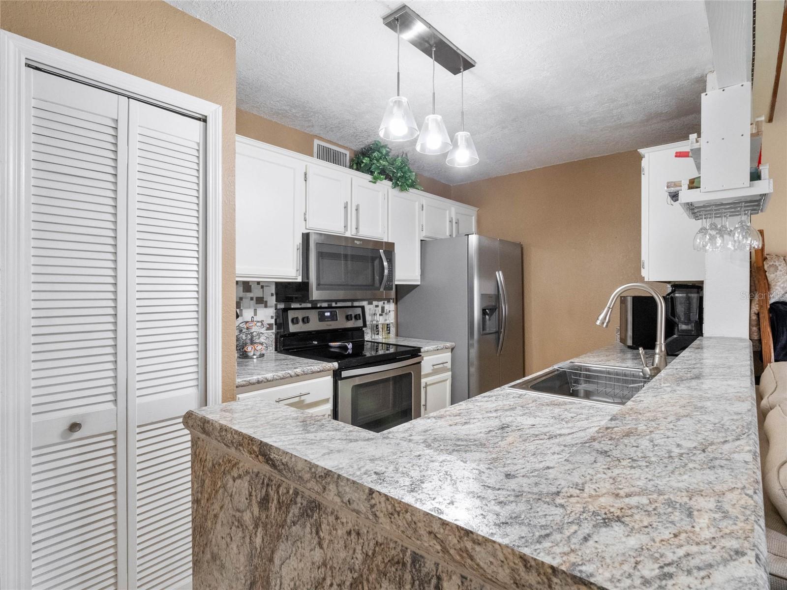 6807 Magnolia Pointe Circle Property Photo 10