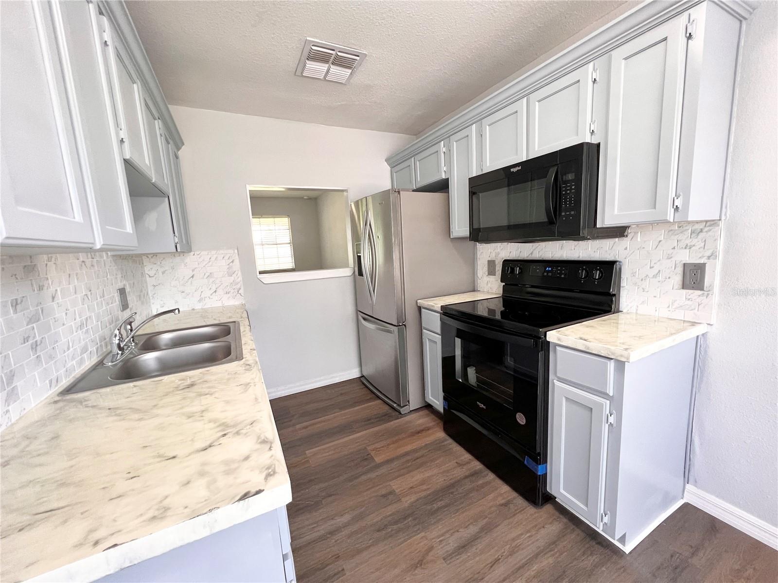 2273 Waterleaf Street Property Photo 6