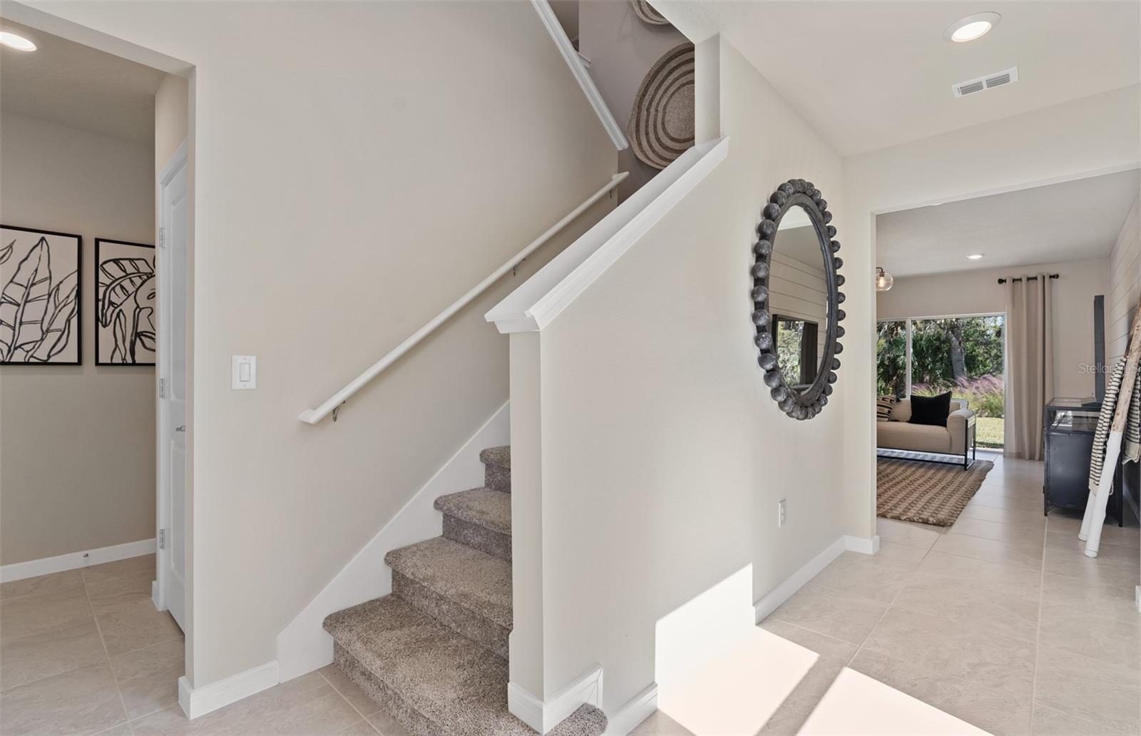 2118 Charming Ave Property Photo 4