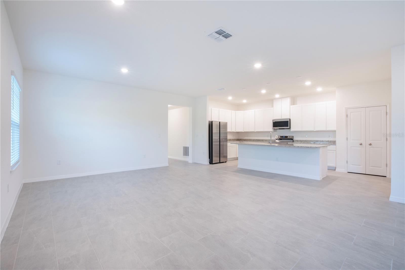 25388 Alicante Dr Property Photo 4