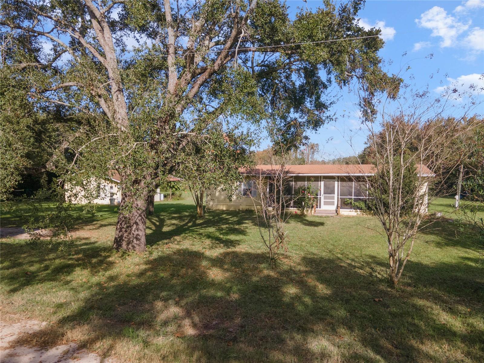 12 Lee St Property Photo 6