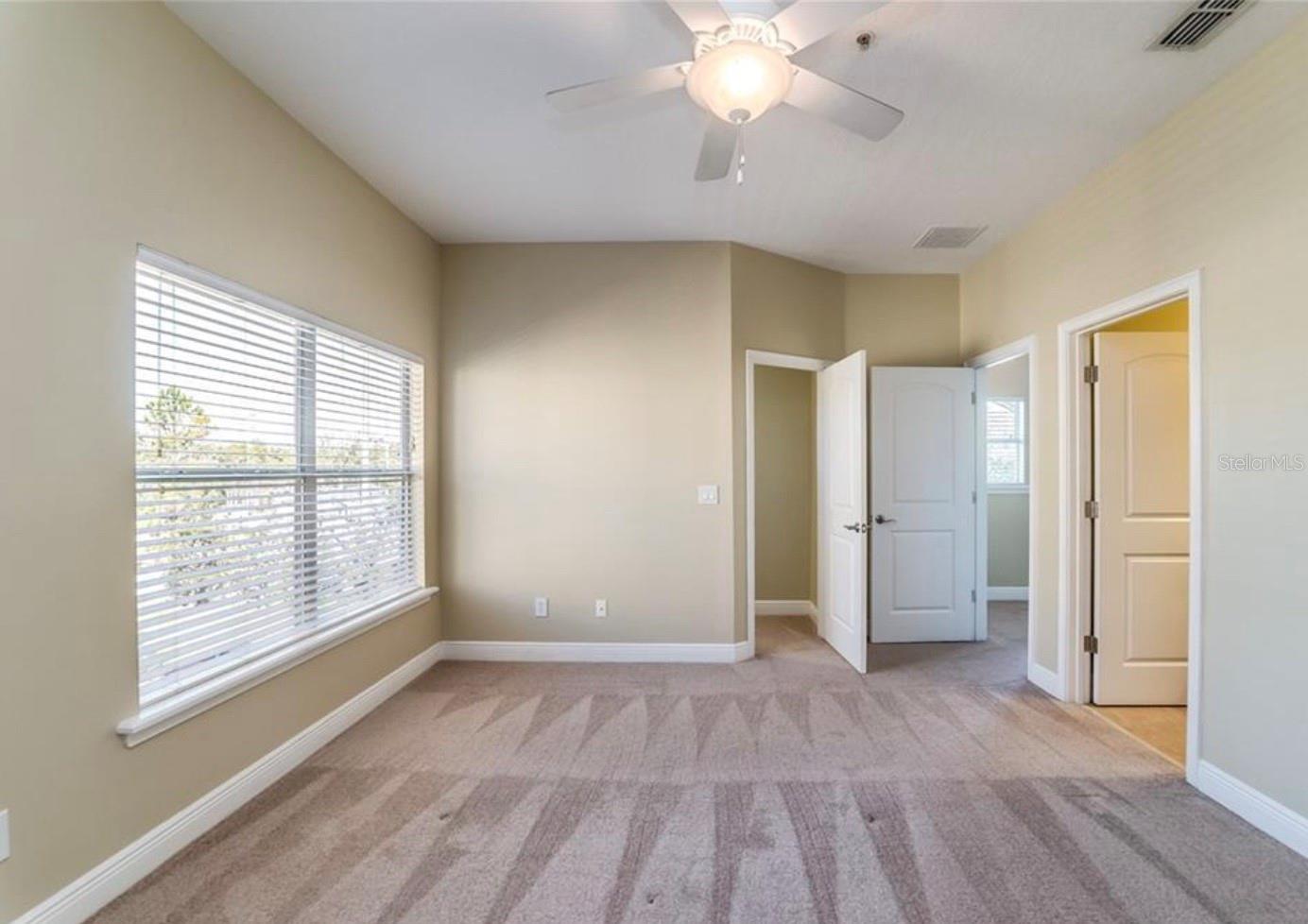 28 W Esther St #a Property Photo 6