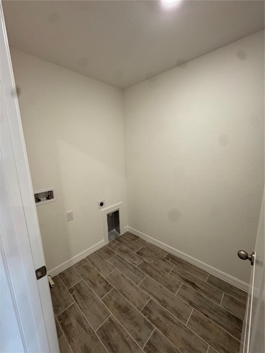 25242 Paraguay St Property Photo 12