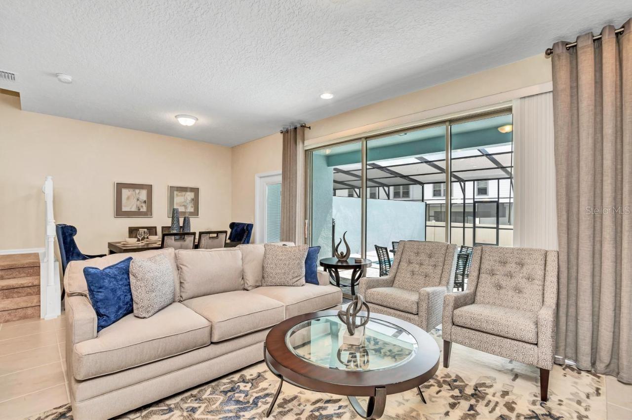 2407 Dubai St Property Photo 10