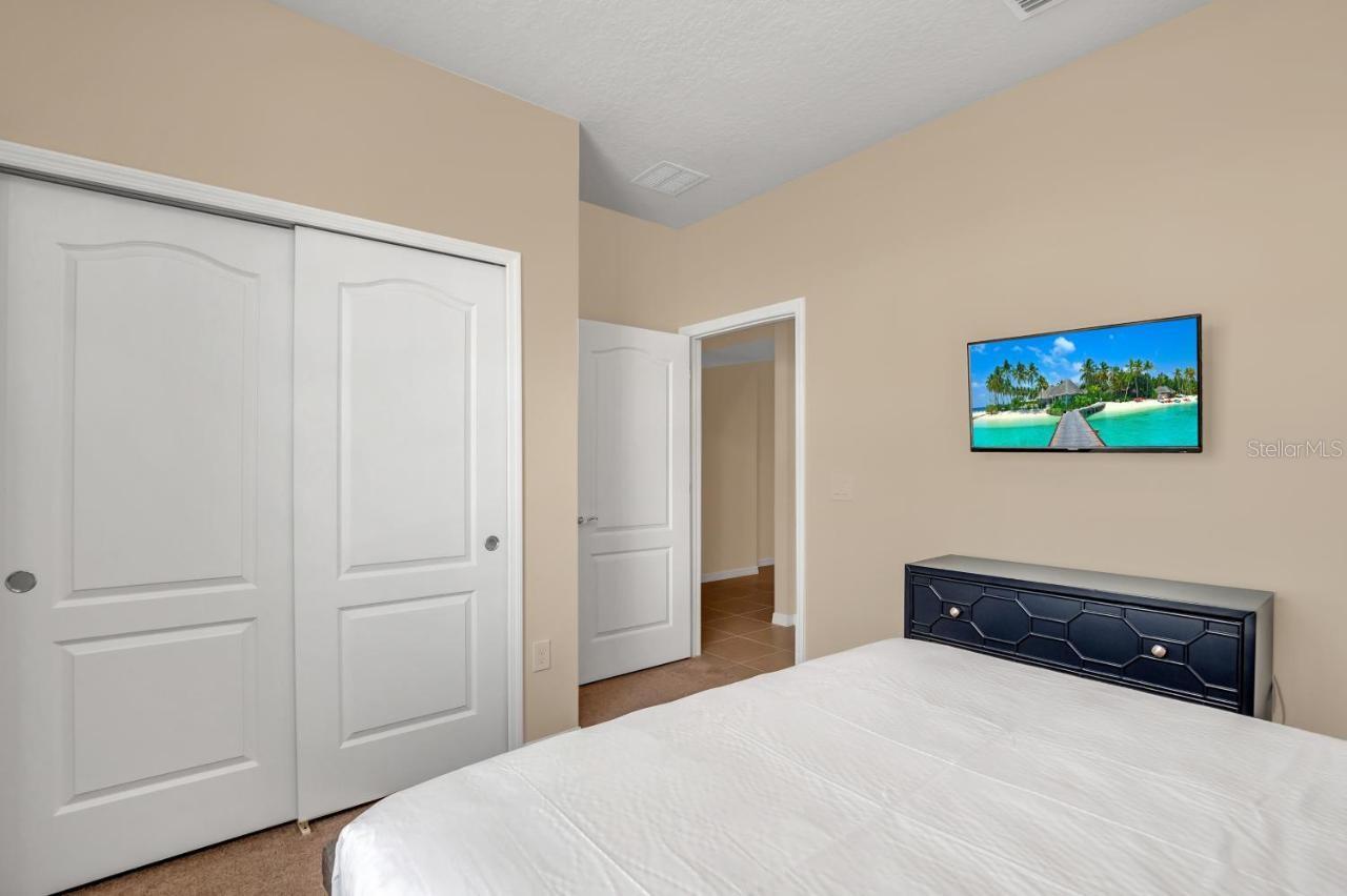 2407 Dubai St Property Photo 13