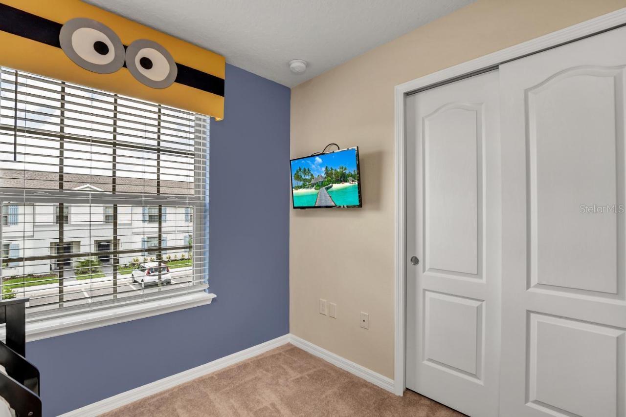 2407 Dubai St Property Photo 24