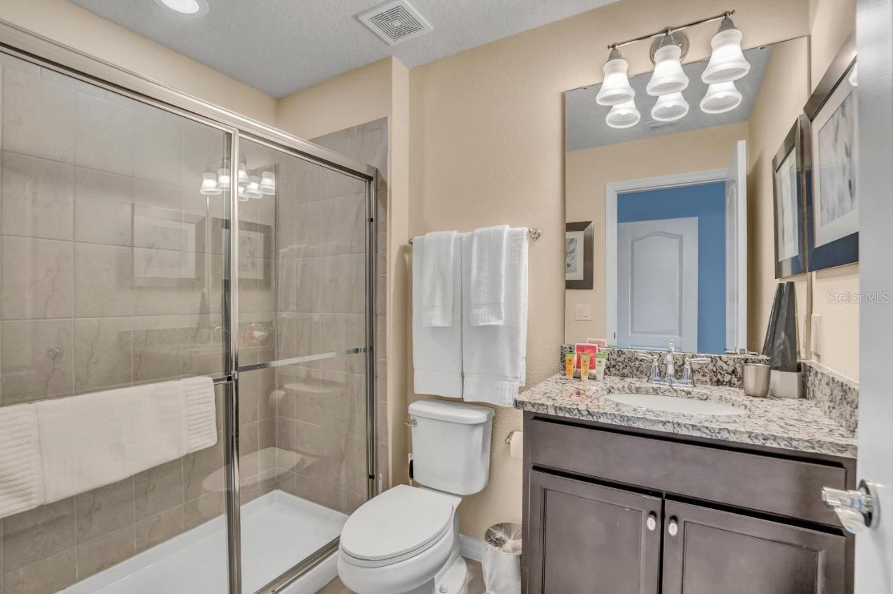 2407 Dubai St Property Photo 27