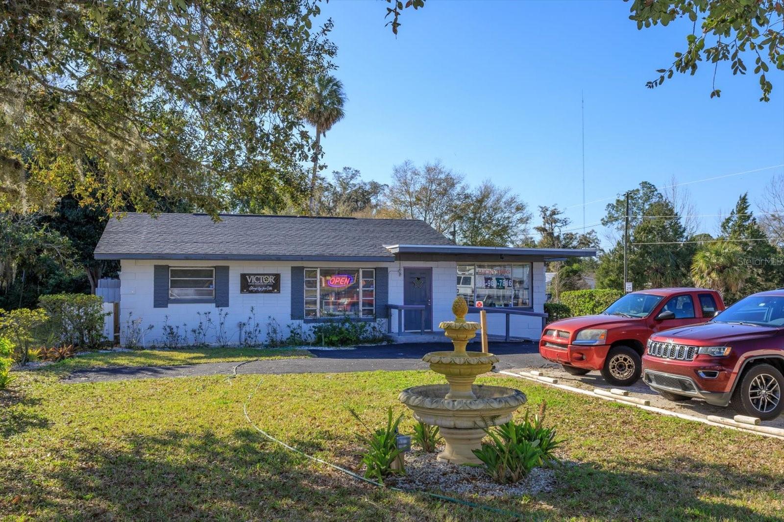 1933 S Volusia Ave Property Photo 4