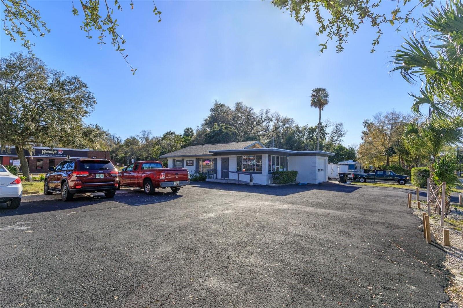 1933 S Volusia Ave Property Photo 5