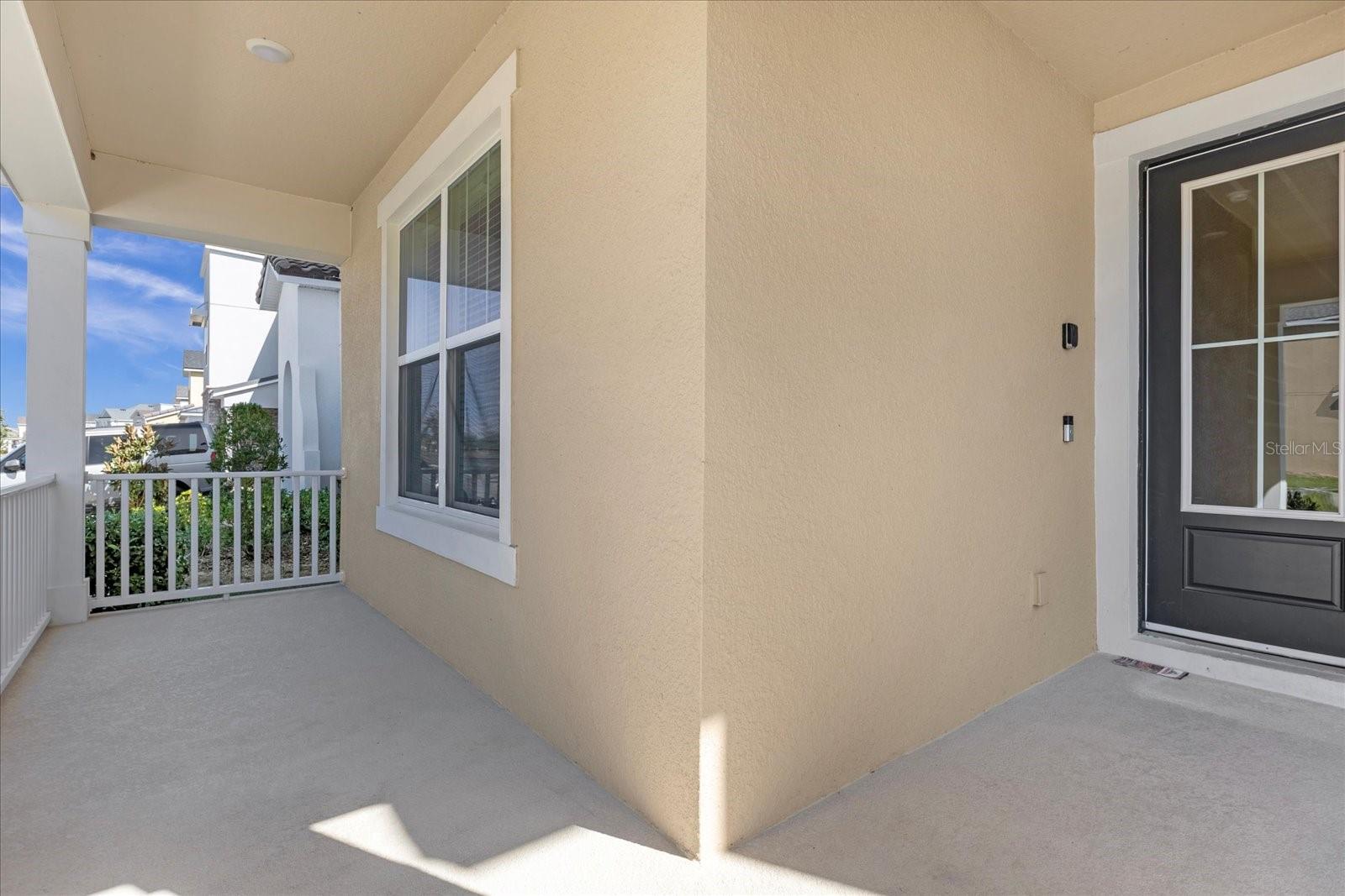 1909 Tropical Palms Cir Property Photo 4