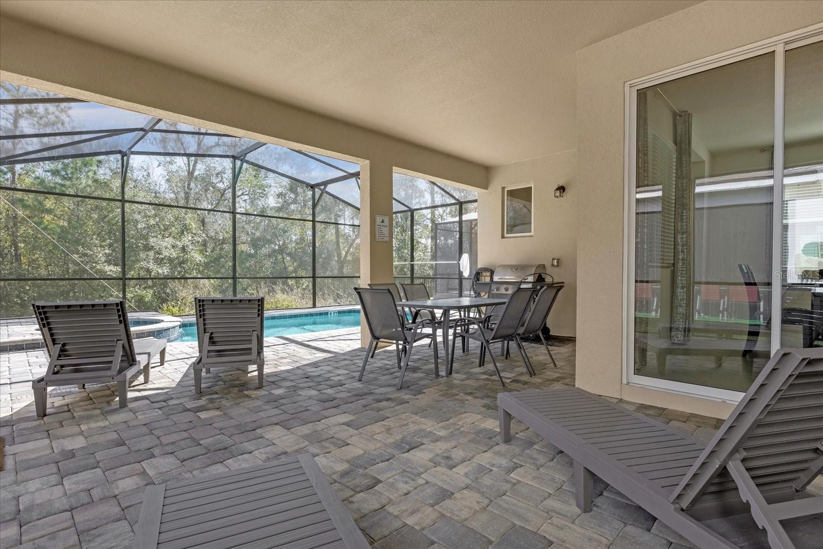 1909 Tropical Palms Cir Property Photo 40